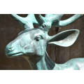 estatua de ciervo de renos de bronce
